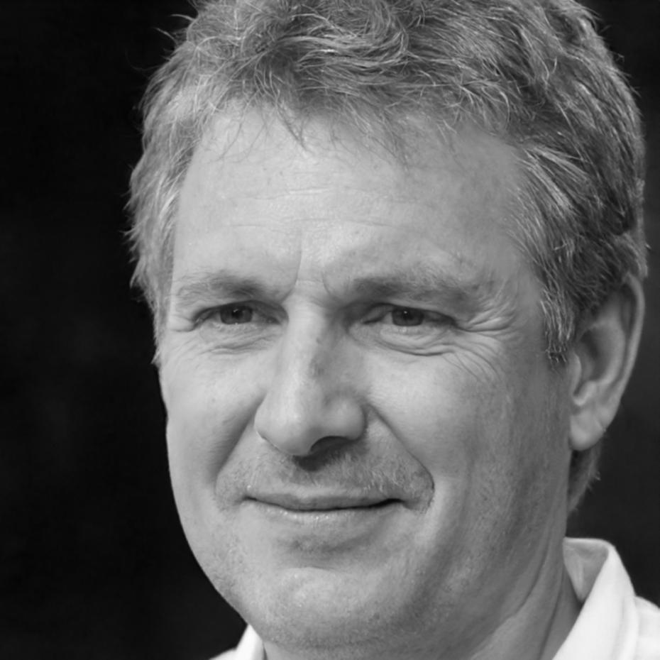 Alaric Pemberton, senior financial analysis instructor